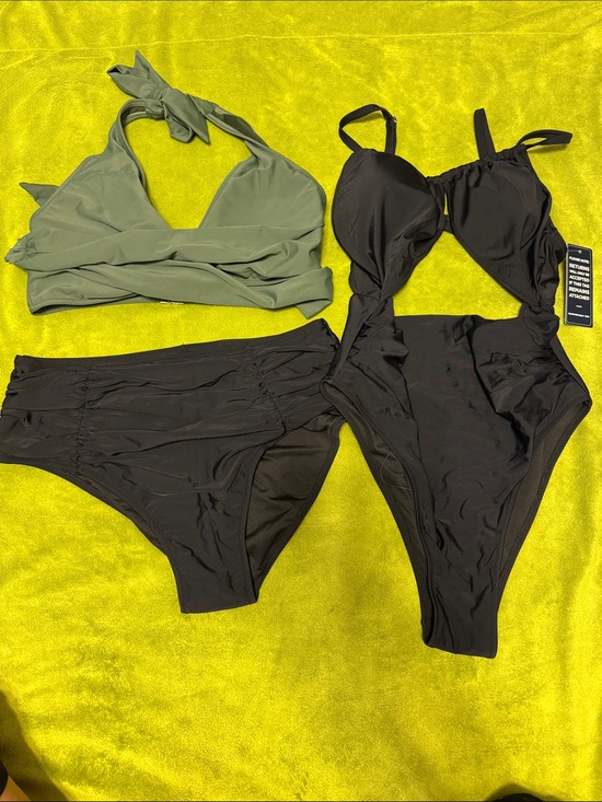 Blooming Jelly Other - Blooming Jelly Women’s Black & Olive Two-Piece Swim Set One Piece Black Sz L